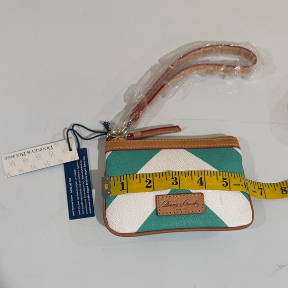 Dooney & Bourke Green and White Wristlet Dooney & Bourke pouch wallet - Picture 6 of 7